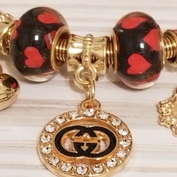 Charm Bracelet with Glass Beads and Hearts New - Picture 5 of 7